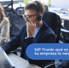 Equipo atendiendo llamadas con centralita virtual y SIP Trunk para empresas